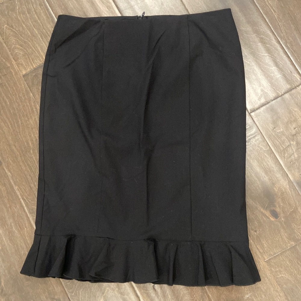Trina Turk Black Midi Flutter Hem Pencil Skirt size 4